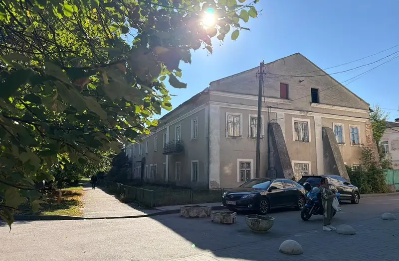 Нежитлова нерухомість (універсал) — лот №1273980